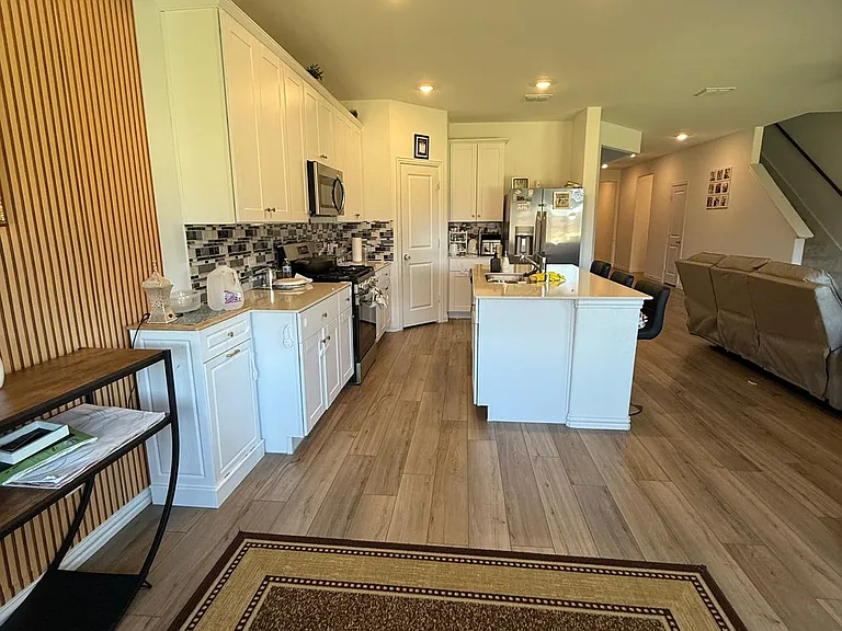 8432 Butterfly Ln — Photo 11