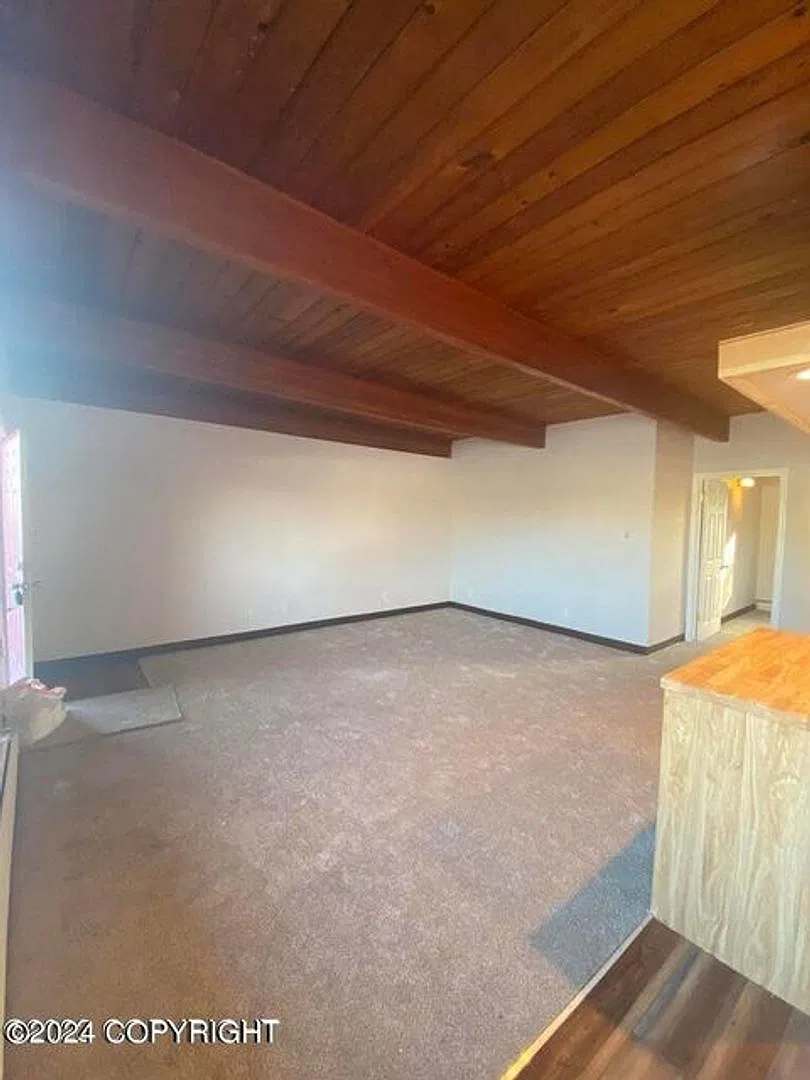 808 W 29th Place — Photo 3