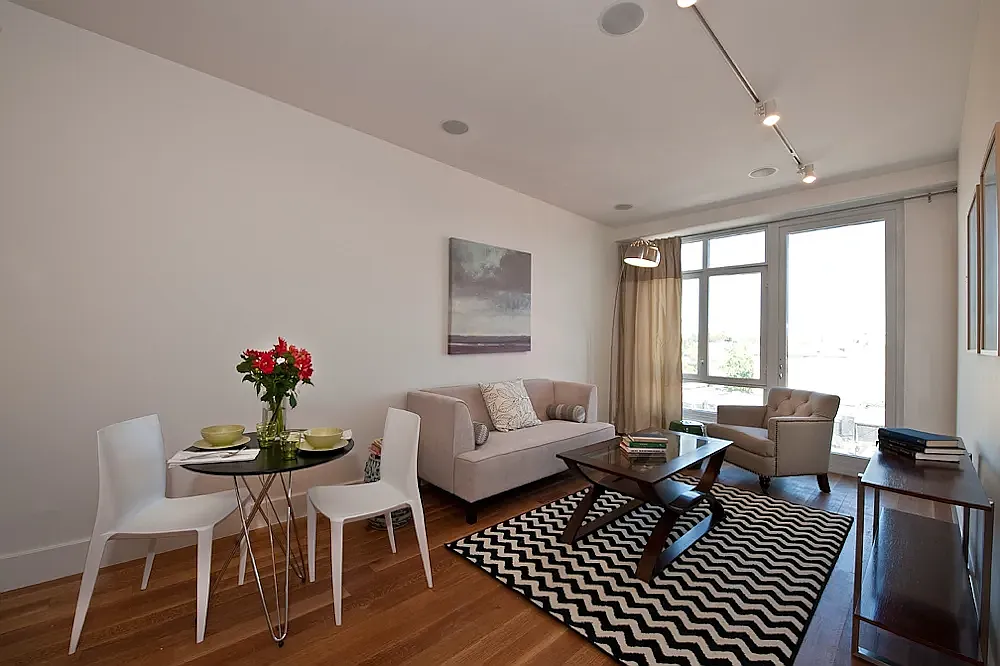 301 Sullivan Place — Photo 4