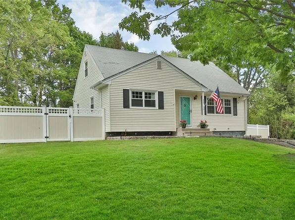 329 Gilbert Avenue, Pearl River, NY 10965
