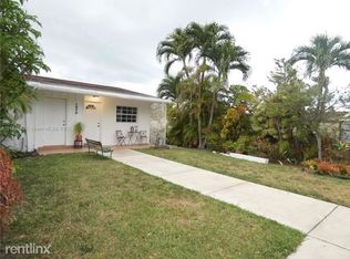 2050 SW 102nd Ct, Miami, FL 33165