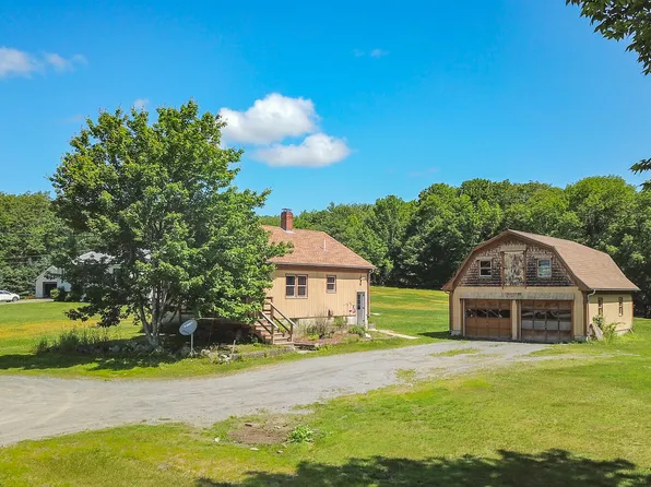 2679 Ohio Street, Glenburn, ME 04401