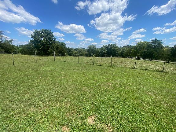 4th image of 2093 Renaker Berry Rd