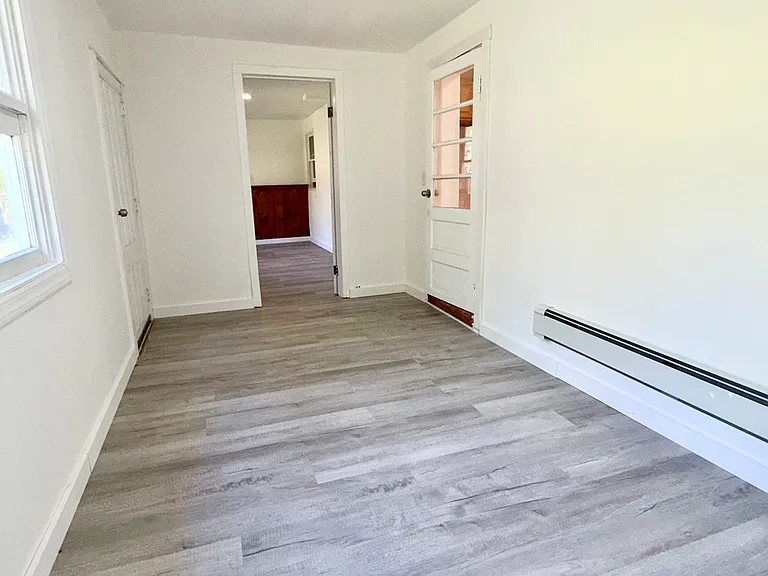 260 Caniff Rd #1R — Photo 6