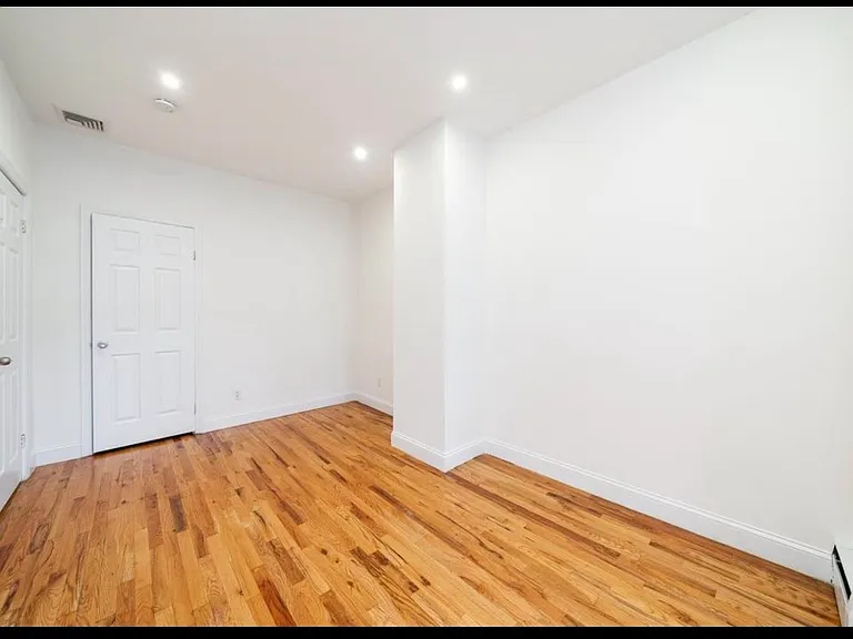28 Jones St — Photo 11