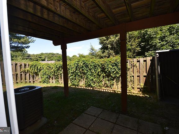 5th image of 101 Aston Ct