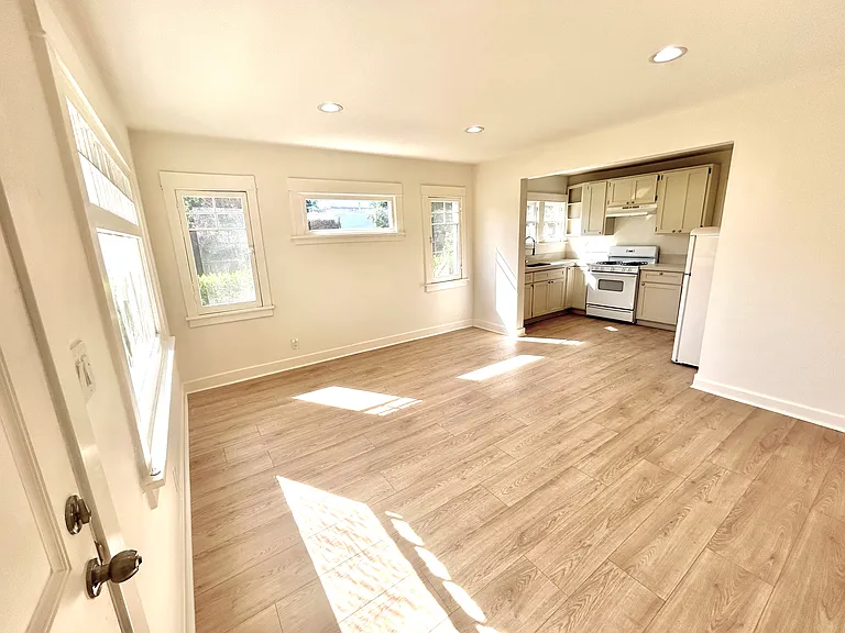 1765 Clinton St — Photo 2