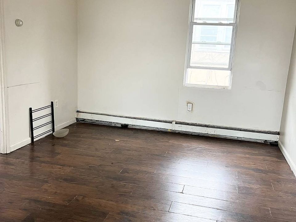 1st image of 14 Ely St Floor 2