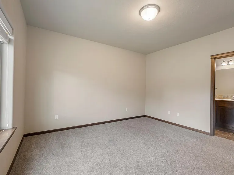 3091 N Sherwood Dr — Photo 15