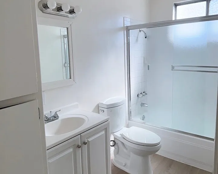 1034 S Ardmore Ave — Photo 8