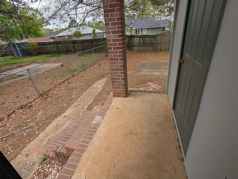465 Durden Rd — Photo 10