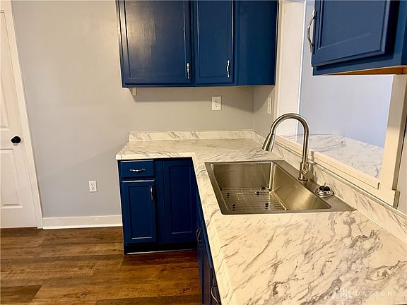 5th image of 1661 Prospect St