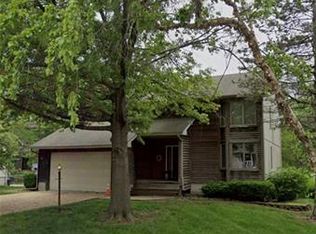 502 Tanglewood Dr, Saint Joseph, MO 64506