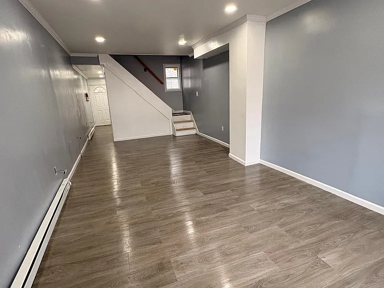 409 W Market St #2 — Photo 17