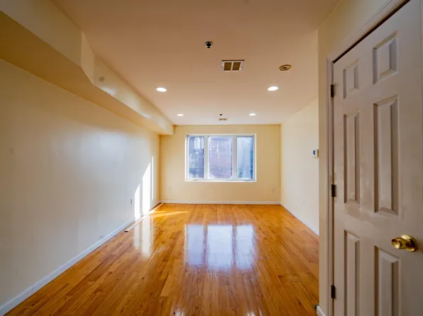 540 29th Street image 3 of 12