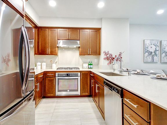 4th image of 1023 Abruzzo Ln Unit 6