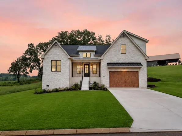 545 Clubhouse Dr, Jasper, TN 37347