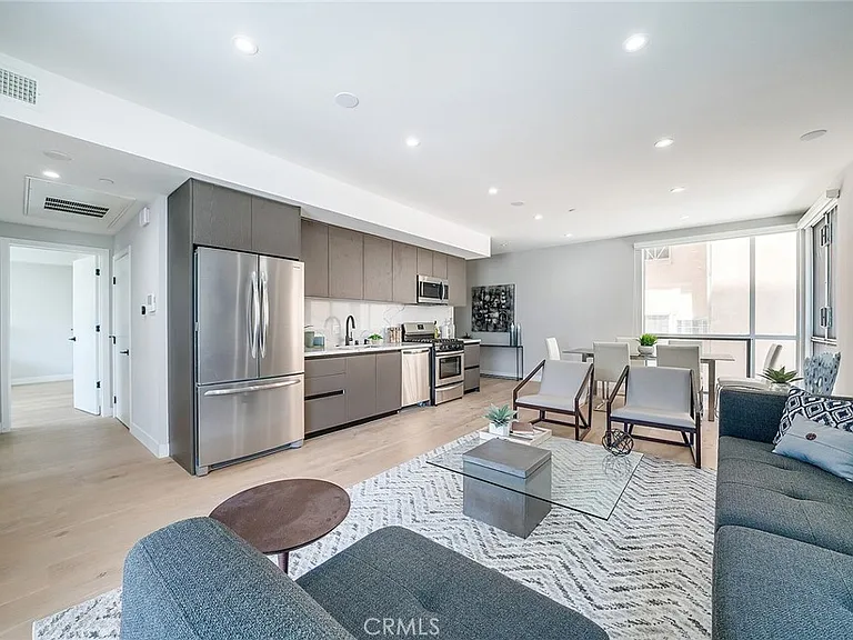 1148 N Detroit St #1B — Photo 9