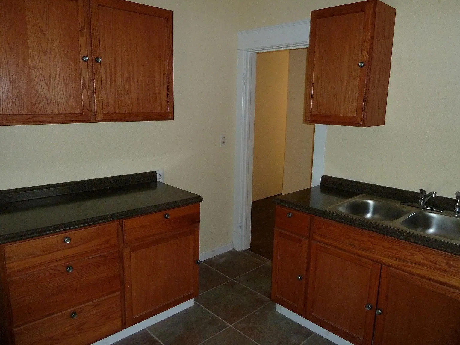 3916 Clark Ave — Photo 4