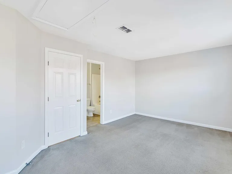 15744 Kensington Palace Ln — Photo 30