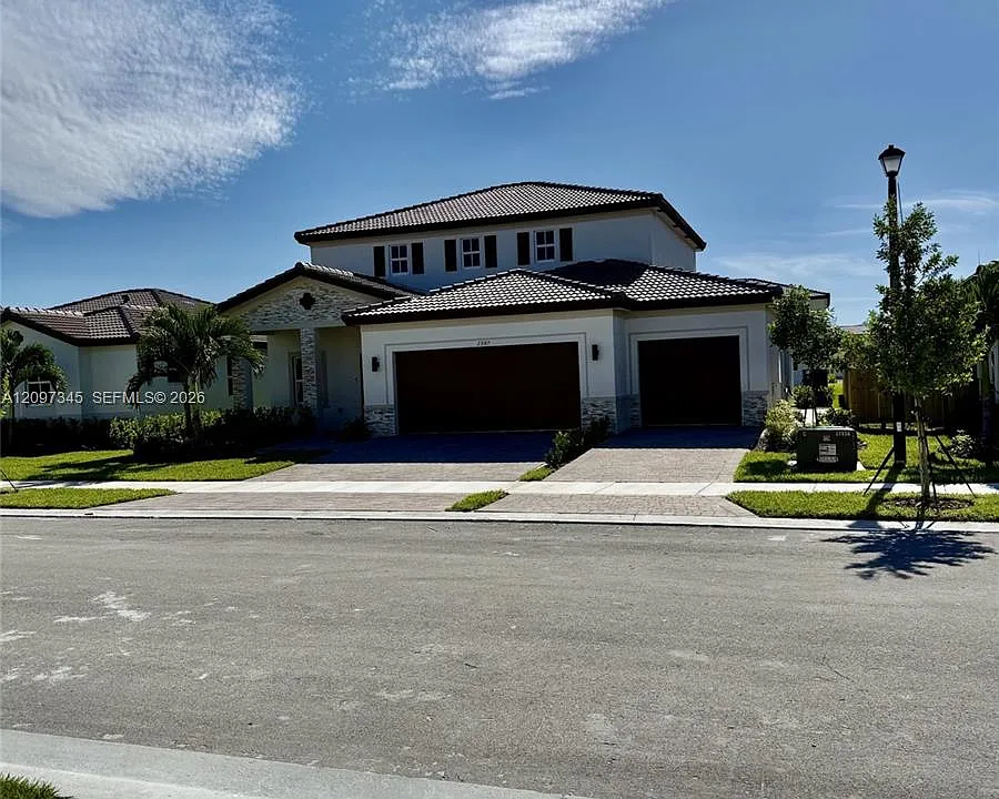 2987 SE 25th Ave