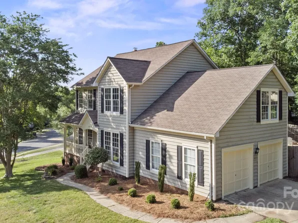 6210 Skyline Dr, Charlotte, NC 28269