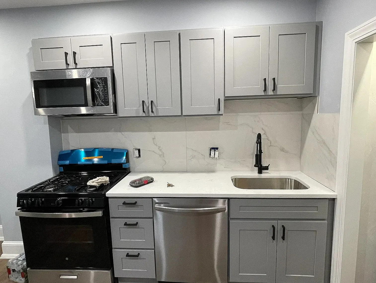 2 bed, 820 sqft, $2,800 — Photo 2