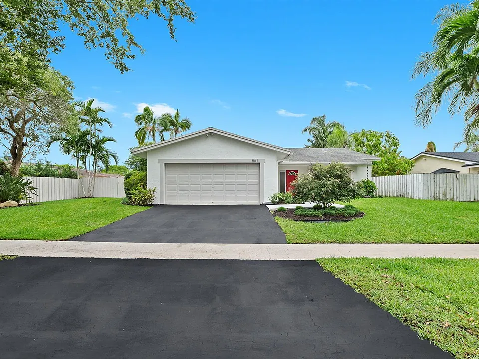 561 SW 168th Ter
