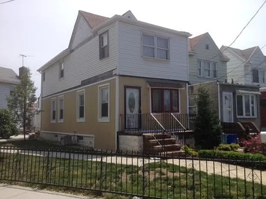 Sold by Tracey Real Estate | media 1