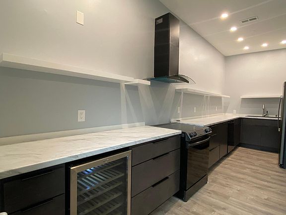 4th image of 2247 S Grand Blvd #C