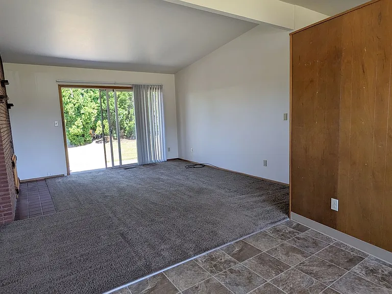 Bel Air Apartments — Photo 39