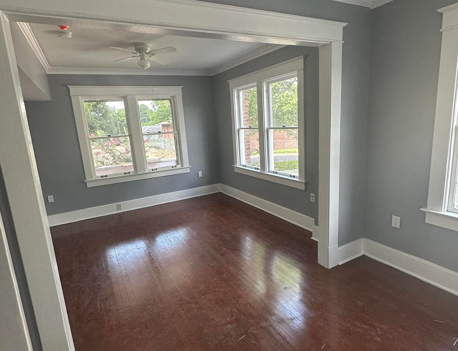 10 bed, 9.5 bath, 5000 sqft, $1,300 — Photo 3