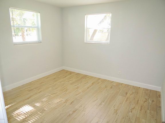 5th image of 428 Division Ave