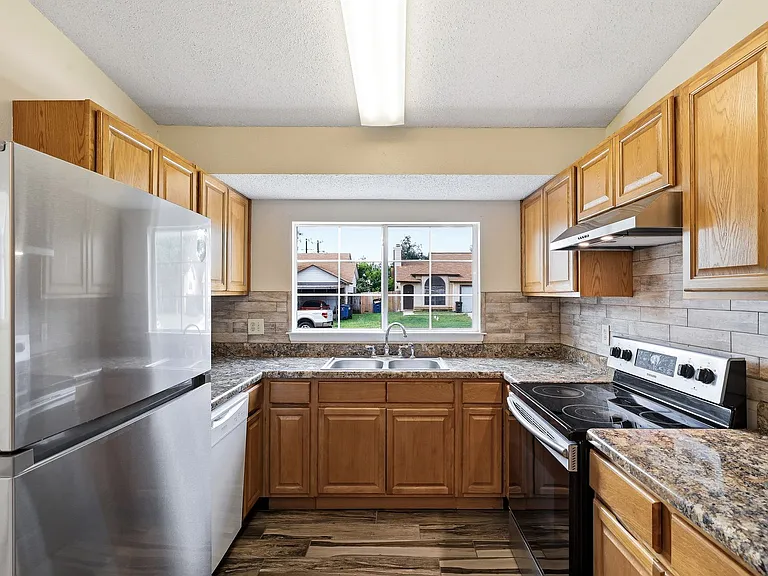 9707 Valley Crst — Photo 8