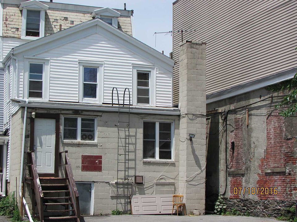 2nd image of 27 Academy St APT 3