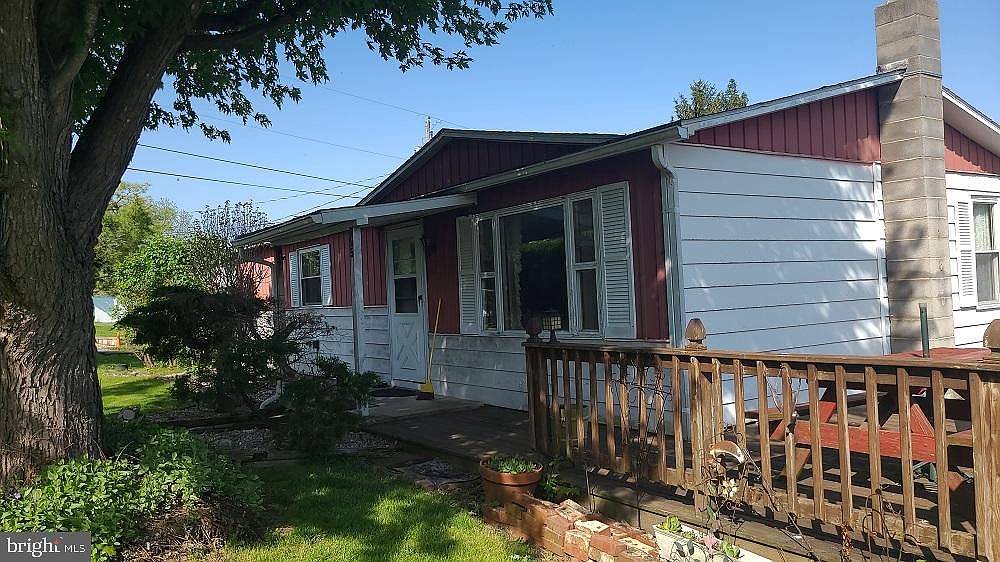 15 Mulberry St, Franklin, WV 26807 Zillow