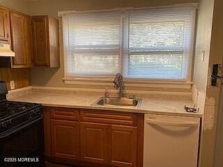 2nd image of 19 Pin Oak Lane