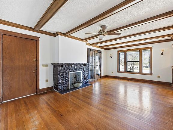 4th image of 1624 Broadway Ave