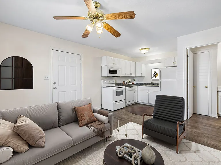 One Bedroom - 1 Bed / 1 Bath - 800 Sq.Ft.