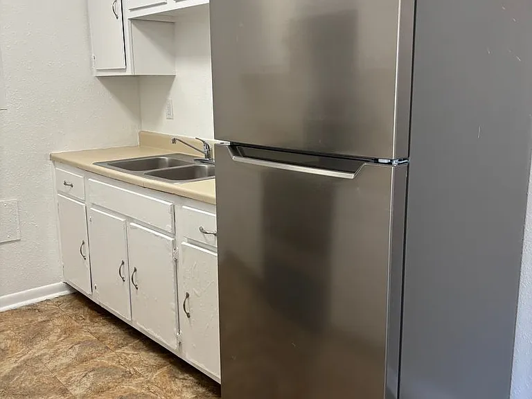 Cedar Crest Apartments — Photo 25