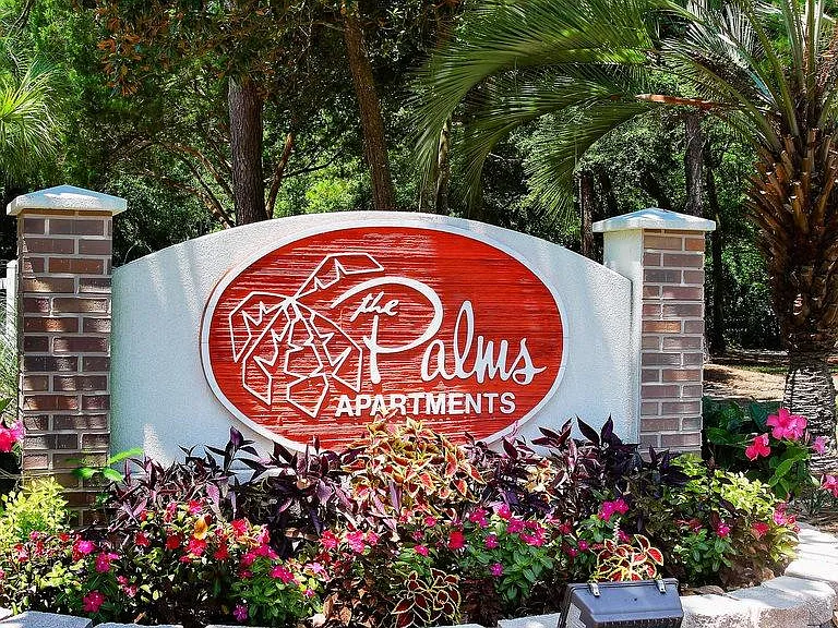The Palms Apartments — Photo 1