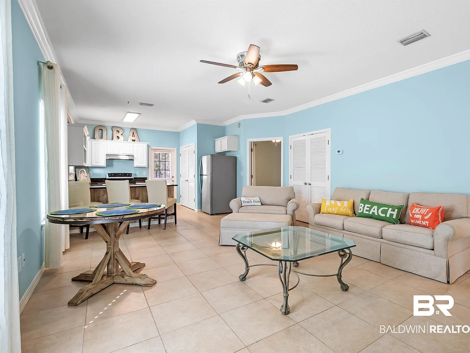 3 bed, 2.0 bath, 1126 sqft, $2,400 — Photo 4