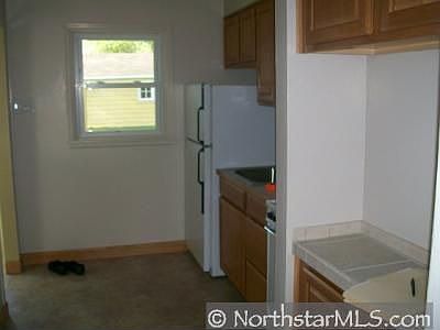3rd image of 509 Arlington Ave W