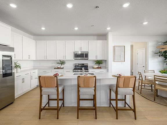 4th image of 1851 W Golden Magic Ln #3202