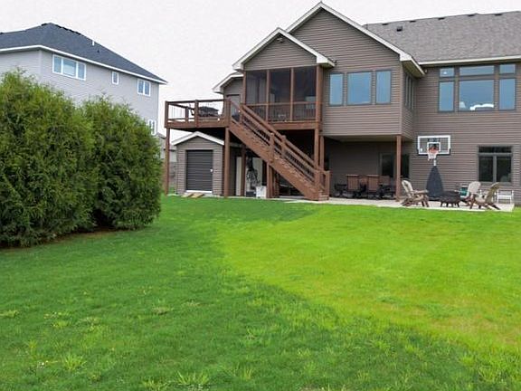 2nd image of 802 Heritage Trl NE