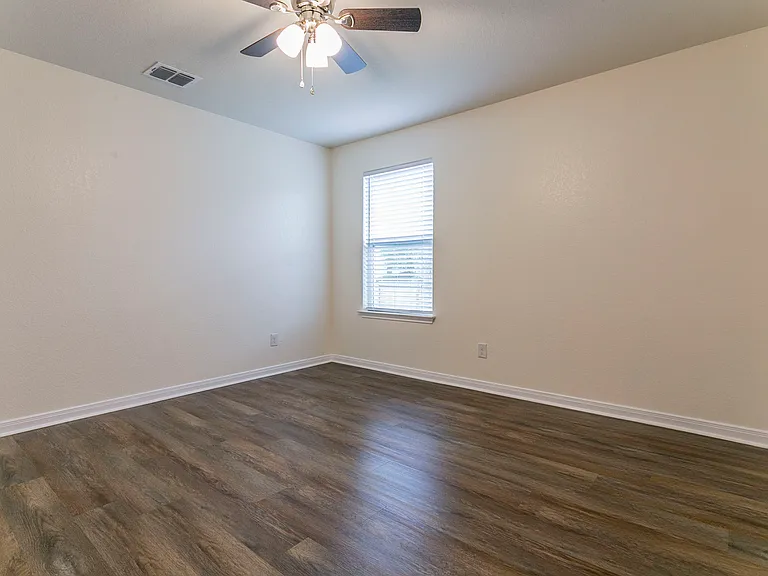 211 Azalea Way — Photo 17