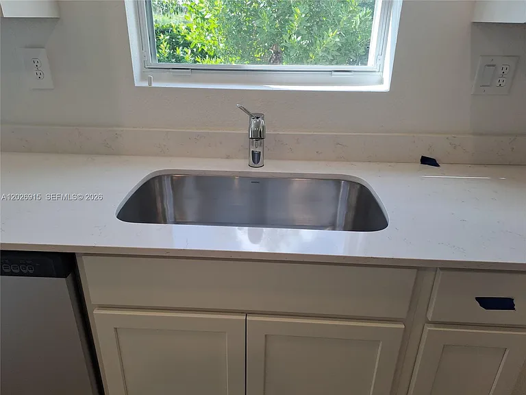 408 NE 1st Dr — Photo 7
