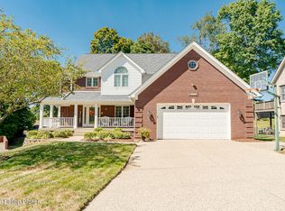 9409 Amber Ridge Ct, Louisville, KY 40272