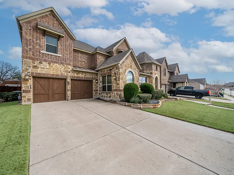 2805 Walnut Creek Ln — Photo 16