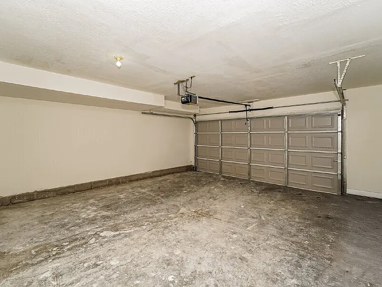 821 Nela View Rd — Photo 22